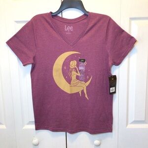 Lee Womens Burgundy Girl Sitting On Moon Short Sleeve Graphic Print Tee